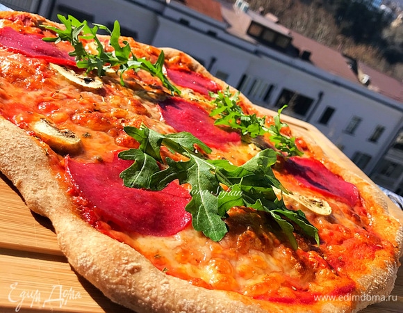 Тонкое и нежное тесто, а по бокам — приятная хрустящая корочка.