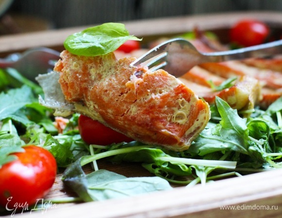 Дайте рыбе остыть, пусть постоит минут 20, она станет более плотной.