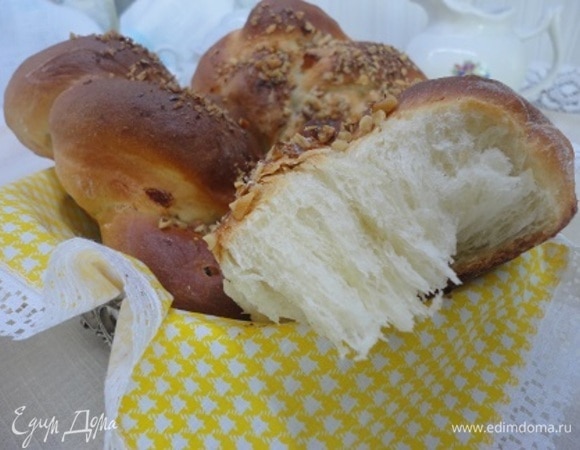 О качестве выпечки судите по разлому. Жаль, аромат не передать с помощью фото :)