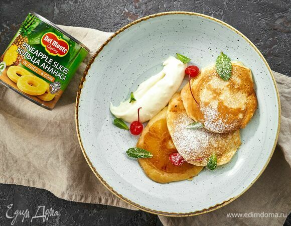 Подавайте, украсив коктейльной вишней.