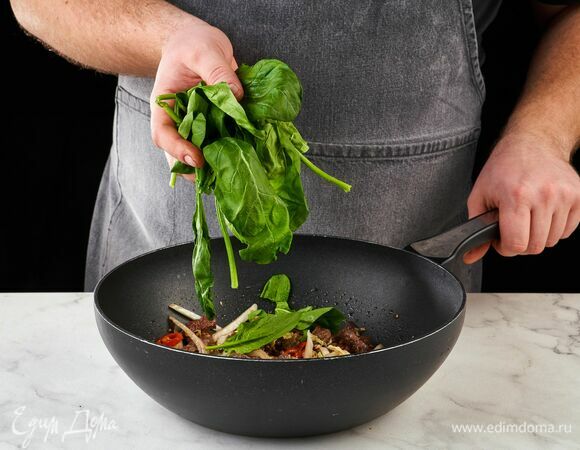 Добавьте шпинат.