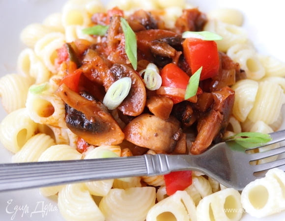 Подавайте с макаронами, отварным картофелем или любой кашей Очень вкусно!