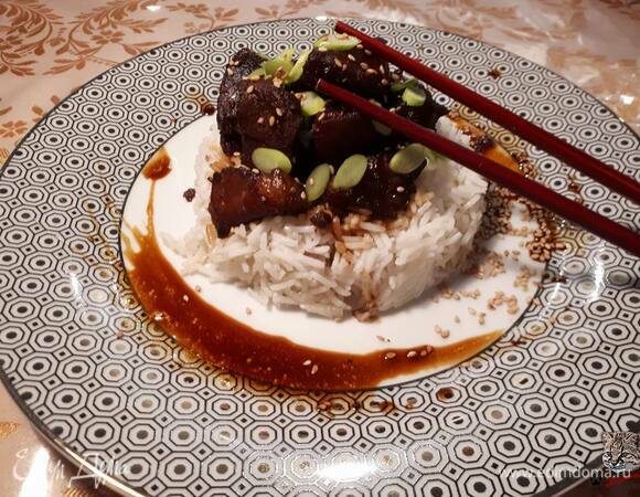 Подавайте с рисом и кунжутом.