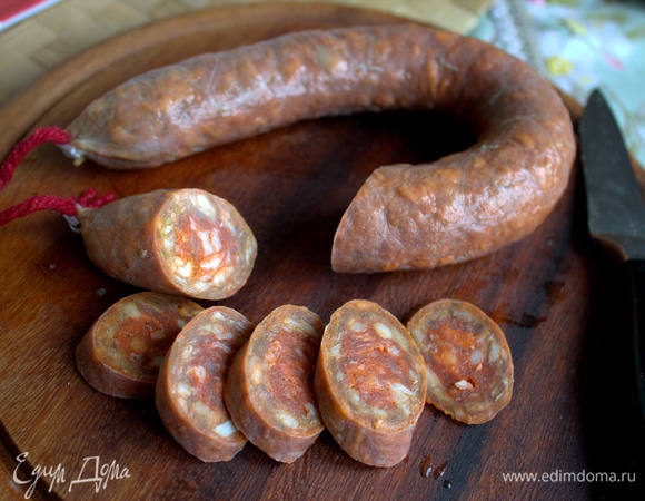 В морозилке держу колечко пикантной колбаски чоризо.