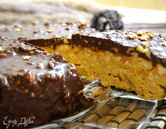 Достаем готовый торт и угощаем родных. Приятного аппетита!