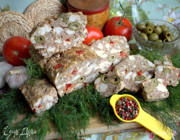 Подаем с зеленью и овощами в теплом или остывшем виде.