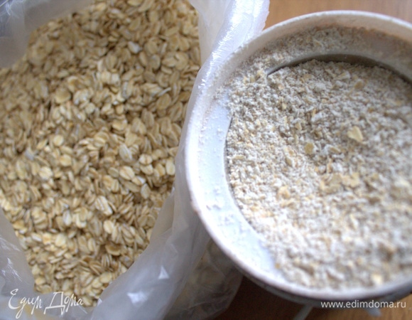 Перемолоть хлопья в кофемолке, можно не в пыль.