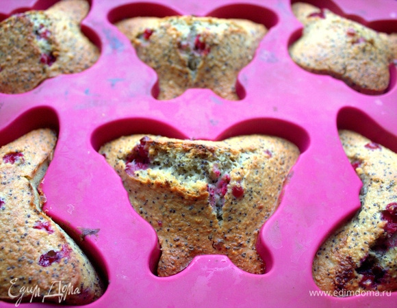 Выпекать в разогретой до 180°C духовке 30 минут.