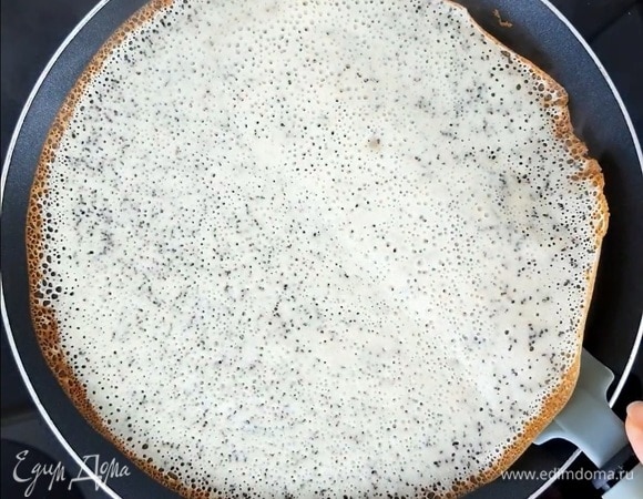 Выпекаем блины на раскаленной сковороде. 🍴Приятного аппетита!🍴