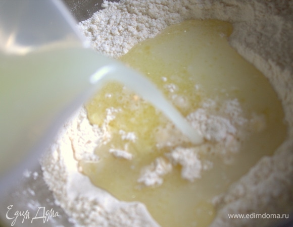 Влить в сухой состав.