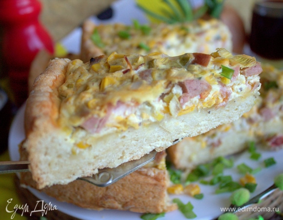 Пирог хорошо держит форму, хоть он и мягкий.