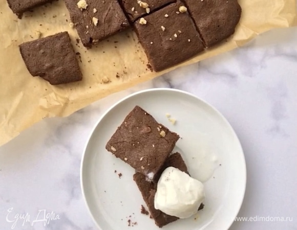 При подаче можно добавить мороженое, особенно если десерт горячий. Приятного аппетита!