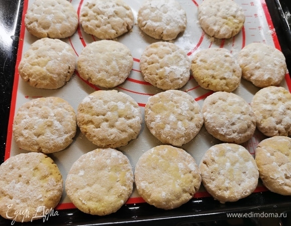 Дать немного остыть, и можно подавать к чаю!