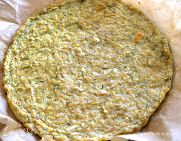 Основа выпекалась 20 минут при 180°C. Можно приготовить заранее с вечера и утром к завтраку довести до готовности с начинкой.