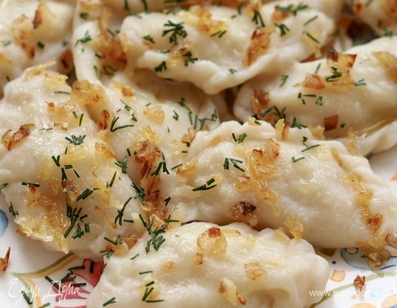 Подаем горячими, посыпав обжаренным лучком. Приятного аппетита!