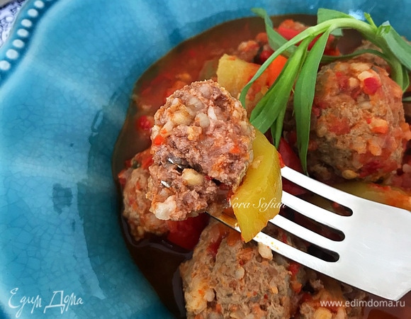 Тефтели получаются очень нежными, ароматными и сочными.