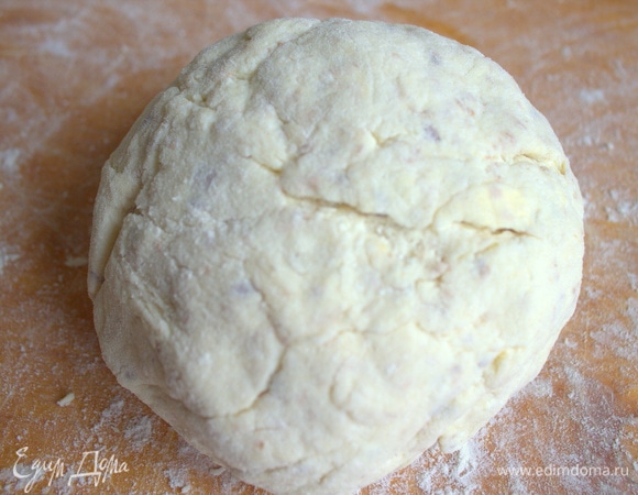 Замесить в однородный ком.