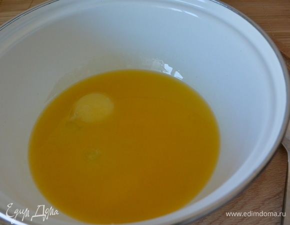 Добавить яйца.