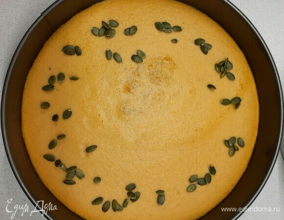 Украшаем семечками, остужаем. Приятного аппетита.