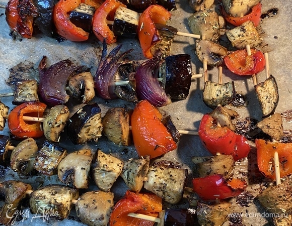 Запекать при 220°C в течение 20–25 минут. Подавать как самостоятельное блюдо или в качестве гарнира. Приятного аппетита!