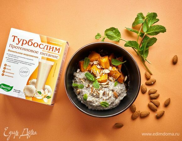 Украсьте листиками мяты и подавайте.