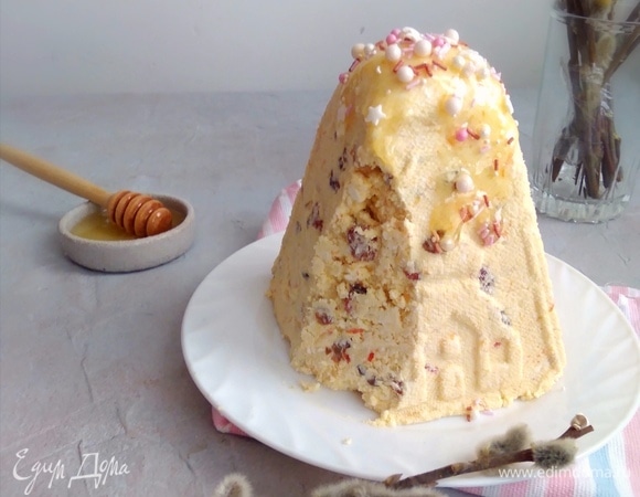 Нежная, в меру сладкая и очень ароматная пасха.