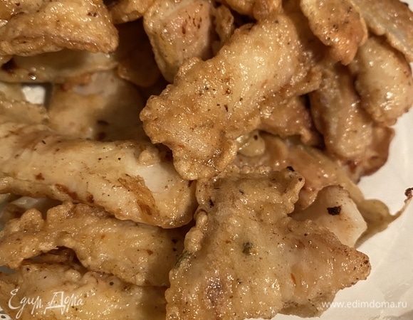 Кальмары получаются сочные, мягкие и пикантные. Употреблять можно как закуску, так и с гарниром. Хороши с соусами. Приятного аппетита!