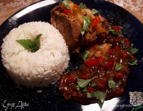 Подавайте с рисом и зеленью.