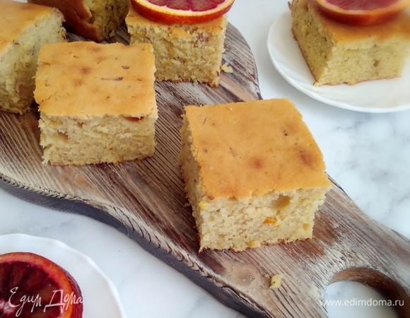 Очень влажный и сочный кекс. А какой ароматный — не передать словами!