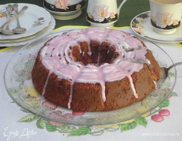 Украшаем по желанию глазурью или просто посыпаем сахарной пудрой.