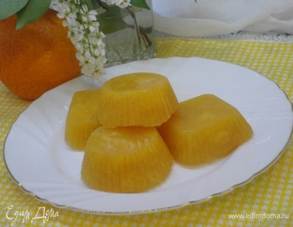 Поставьте формочки в холодильник на час. Агар-агар быстро застывает. Получилось хорошее угощение для детского праздника. 