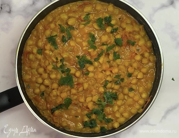 Украшаем петрушкой и подаем с рисом. Приятного аппетита!