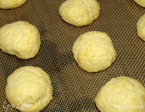 Готовое печенье достать. Остудить.