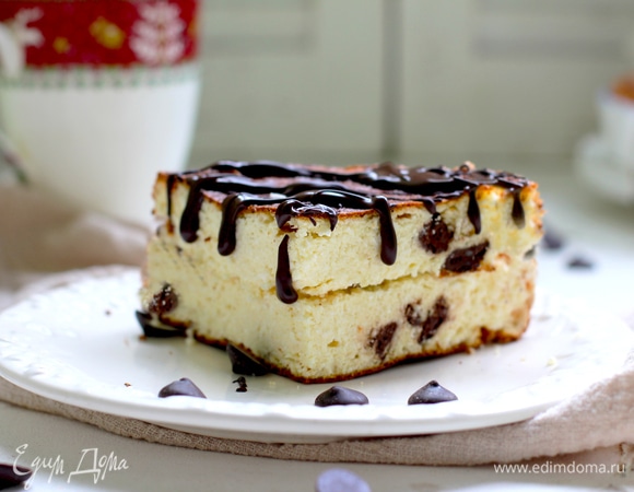 Готовую запеканку остудить в духовке, убрать на ночь в холодильник для уплотнения.