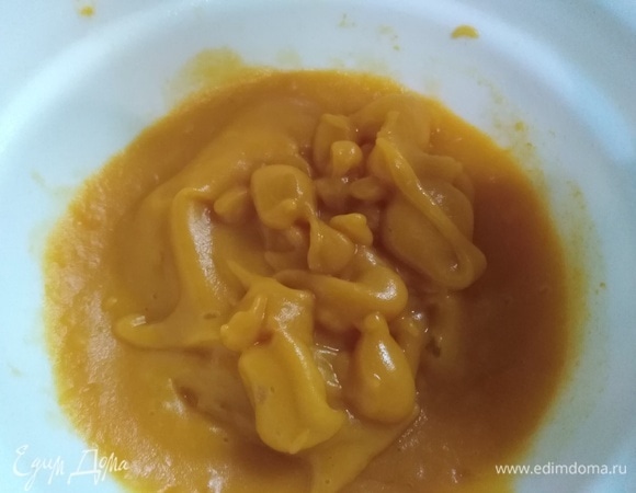 Овощи пробить блендером в пюре.