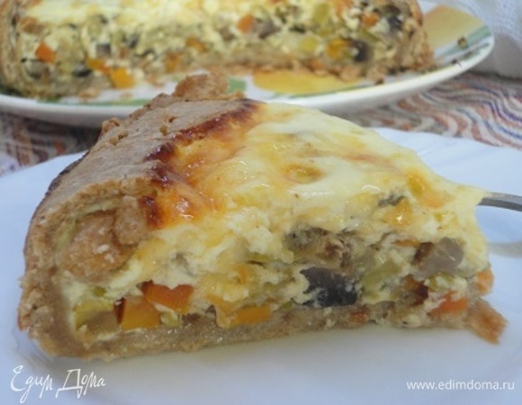 Если бы нарезали киш холодным, разрез получился бы красивее, но из-за разыгравшегося аппетита о красоте забыли:) Мы рекомендуем этот рецепт!