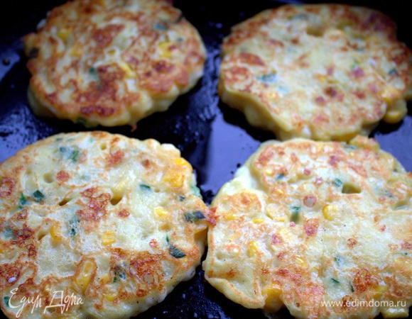 Жарить с двух сторон.