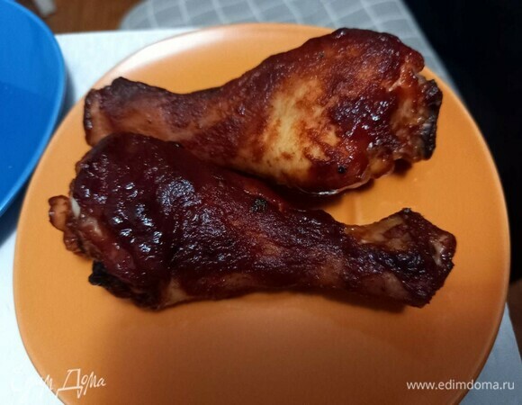 Подавать в горячем виде, украсив зеленью.