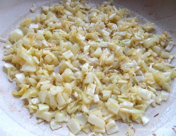 Обжарить, помешивая.