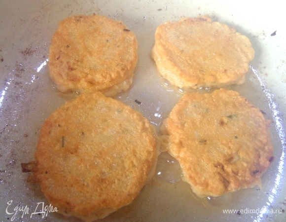 Жарить с двух сторон.