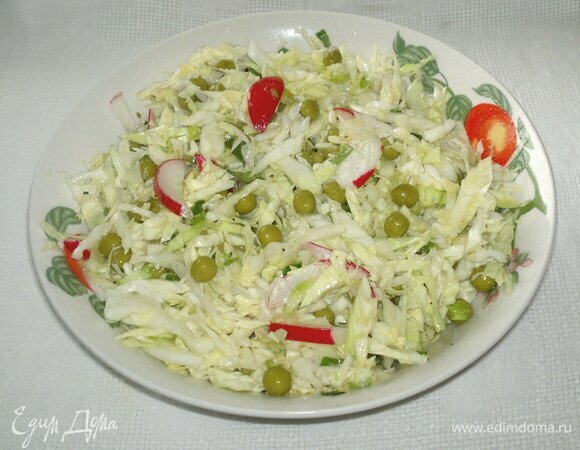 Вкусный и полезный салат готов.