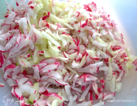 Их я тоже натираю, быстрее, да и нам так вкусней.