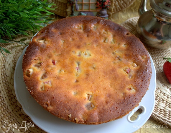 Остывший пирог посыпать пудрой.