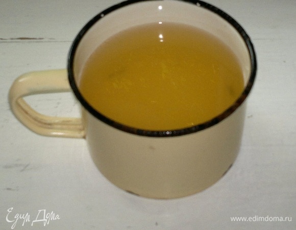 Домашний хлебный квас процедить, предварительно охладив.