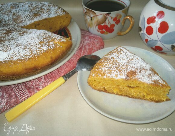 Подать пирог к столу с чаем или кофе.