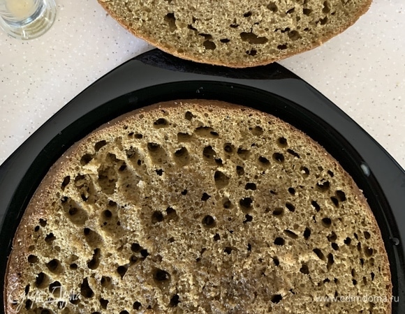 Уварила мятный ликер (домашний) и сок лайма, пропитала коржи.