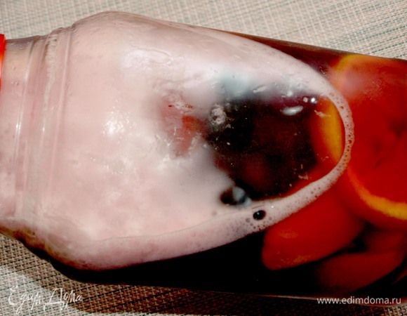 Встряхнуть, чтобы пиво равномерно распределилось.