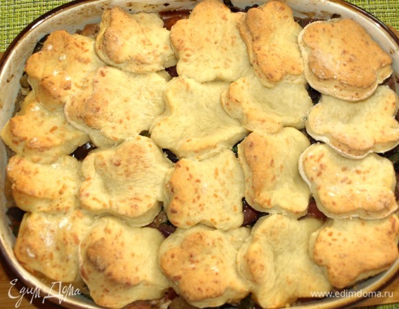 Отправляем в заранее разогретую до 180ºС духовку на 40 минут.