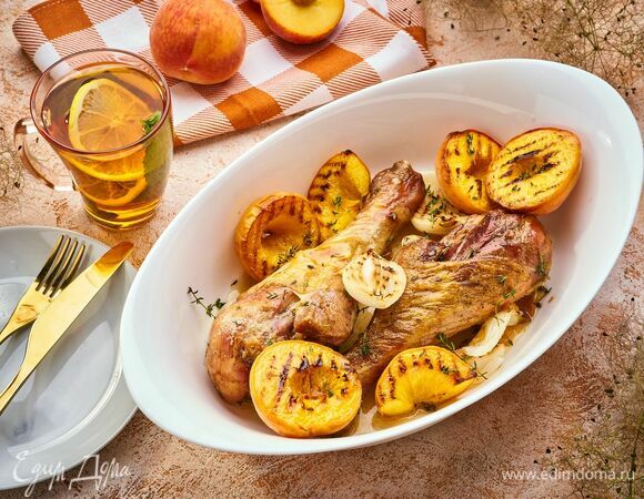 Черный чай с лимоном и мятой идеально подойдут к блюду.