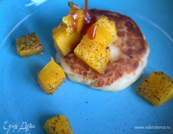 Подать с кусочками тыквы.